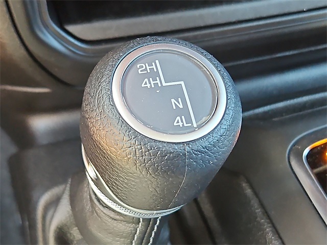 Vehicle image 13 of 17