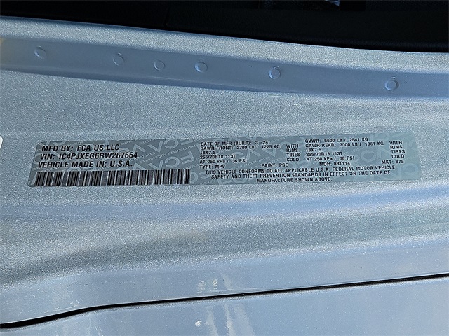 Vehicle image 14 of 17