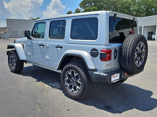 Vehicle image 4 of 17