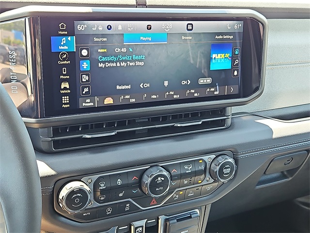 Vehicle image 9 of 17