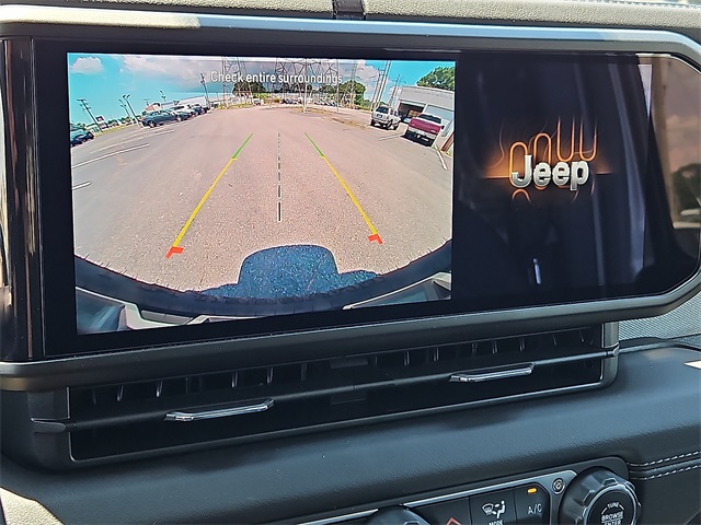Vehicle image 10 of 17