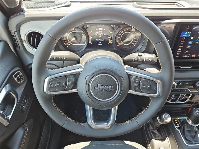Vehicle image 16 of 17