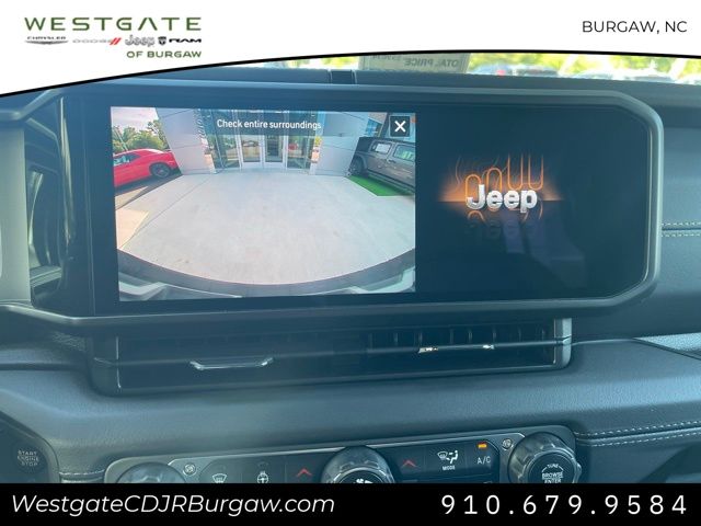 Vehicle image 21 of 27