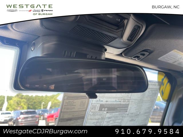 Vehicle image 24 of 27