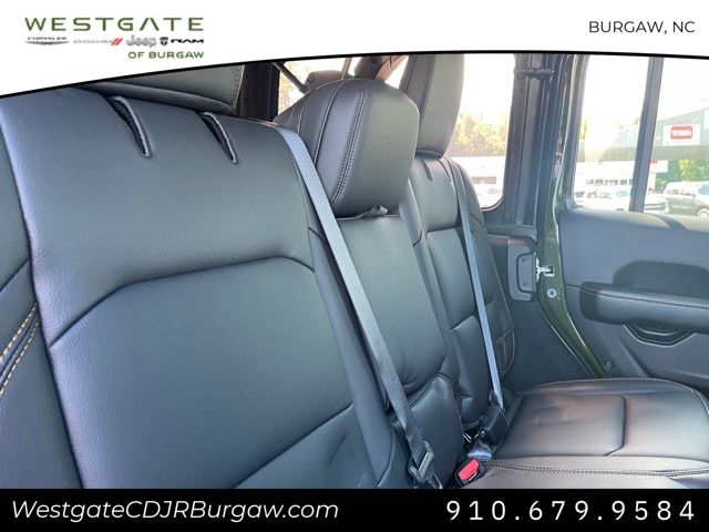 Vehicle image 23 of 27