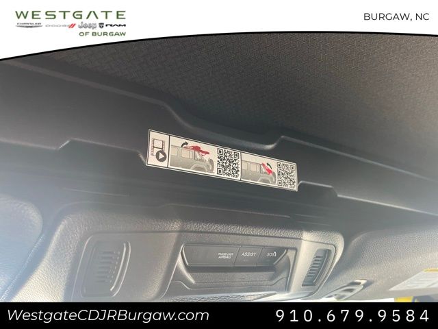 Vehicle image 10 of 27