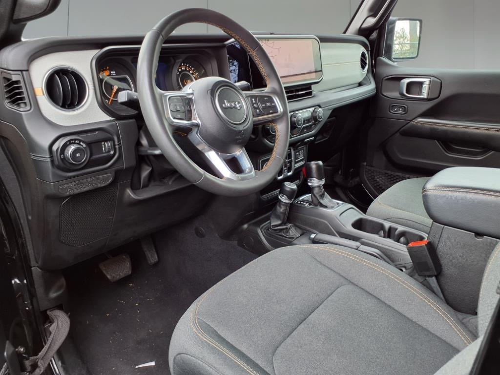 Vehicle image 8 of 15