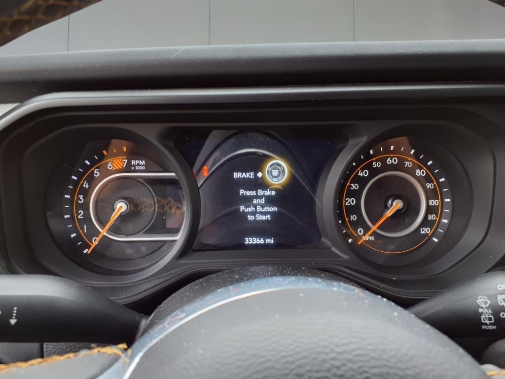 Vehicle image 10 of 15