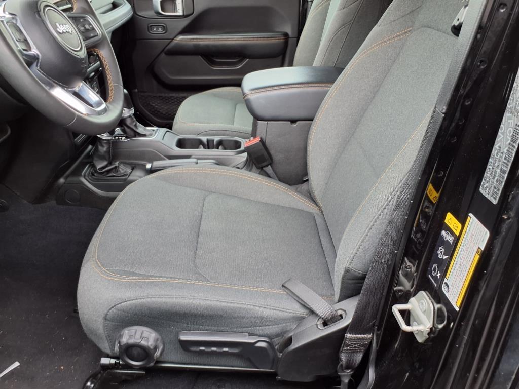 Vehicle image 9 of 15