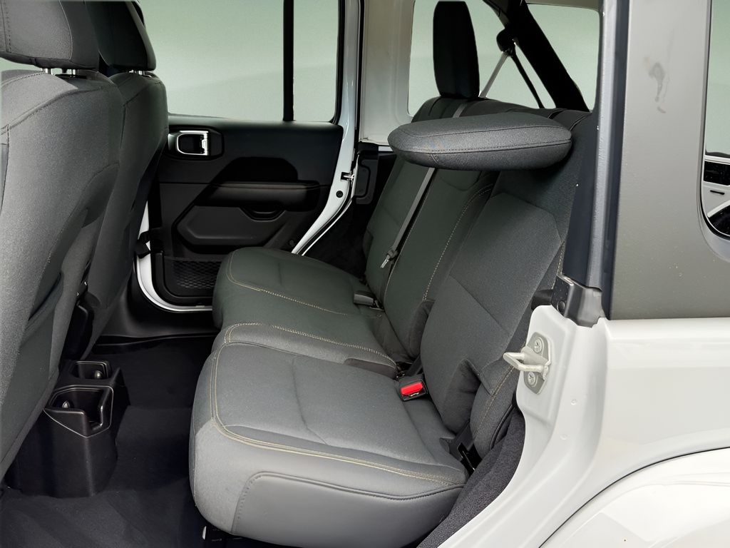 Vehicle image 15 of 30