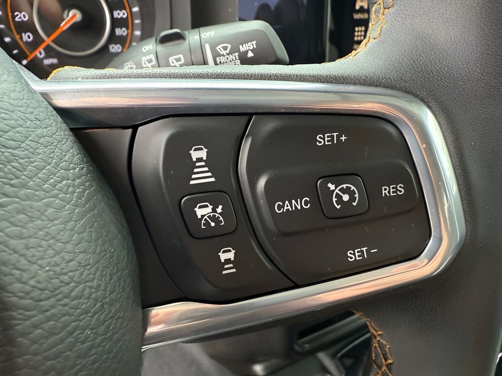 Vehicle image 26 of 30