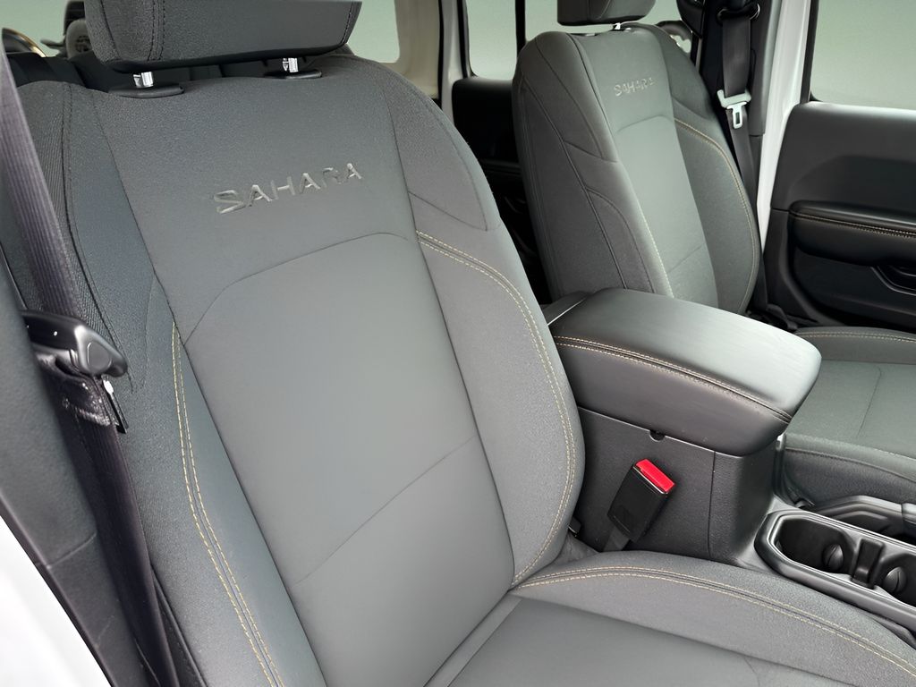 Vehicle image 16 of 30