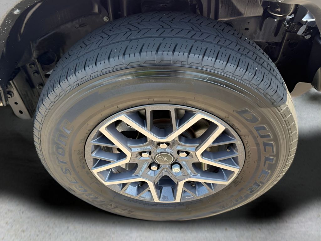 Vehicle image 9 of 28
