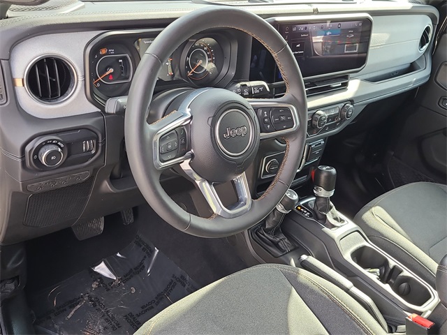 Vehicle image 17 of 35