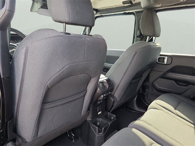 Vehicle image 16 of 35