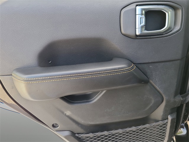 Vehicle image 28 of 35