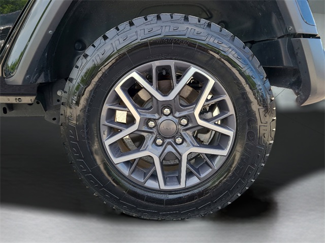 Vehicle image 10 of 35