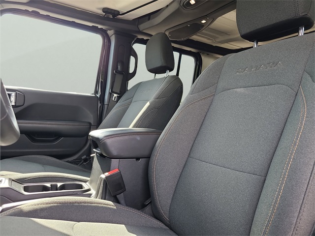 Vehicle image 14 of 35