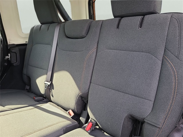 Vehicle image 13 of 35