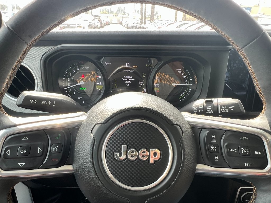 Vehicle image 18 of 26