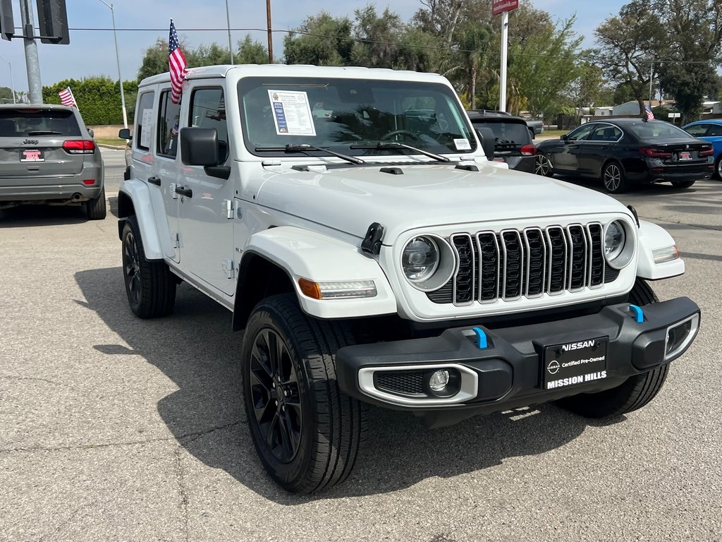 Vehicle image 4 of 26