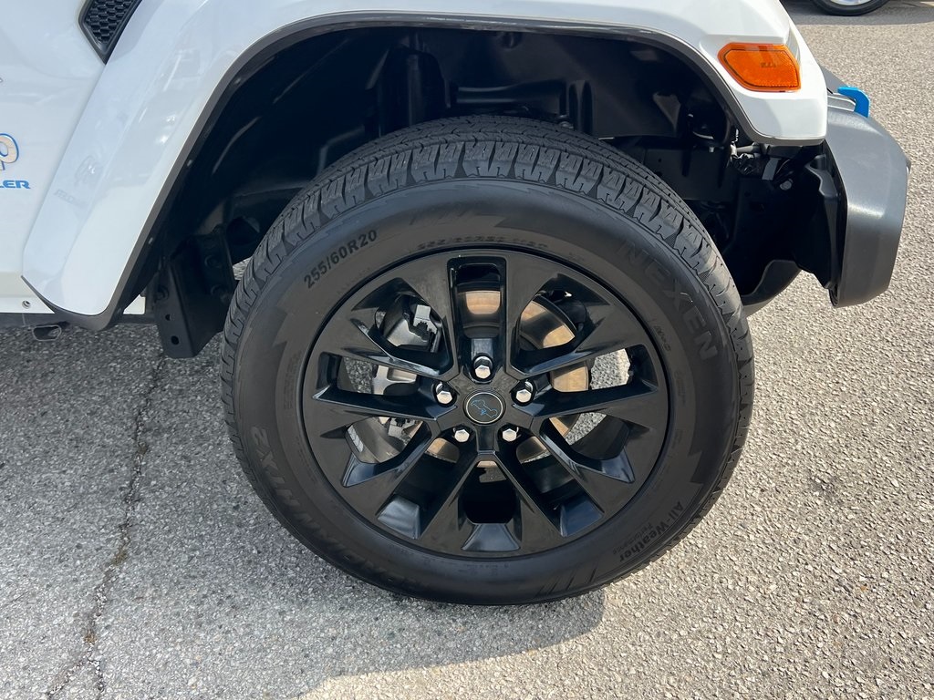 Vehicle image 10 of 26