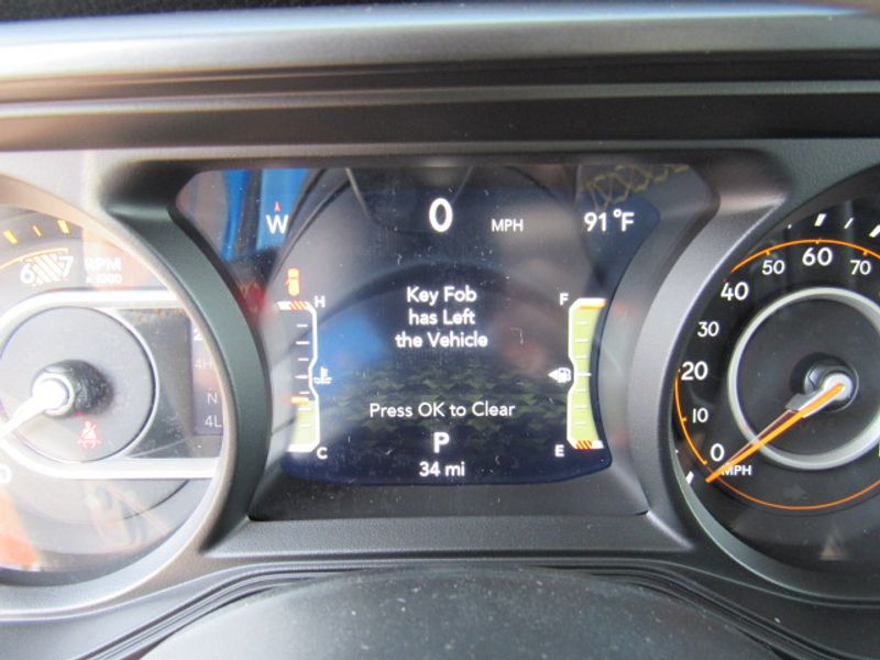 Vehicle image 14 of 23