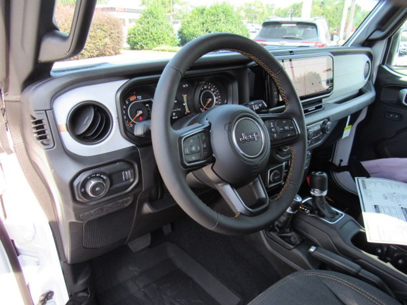 Vehicle image 23 of 23