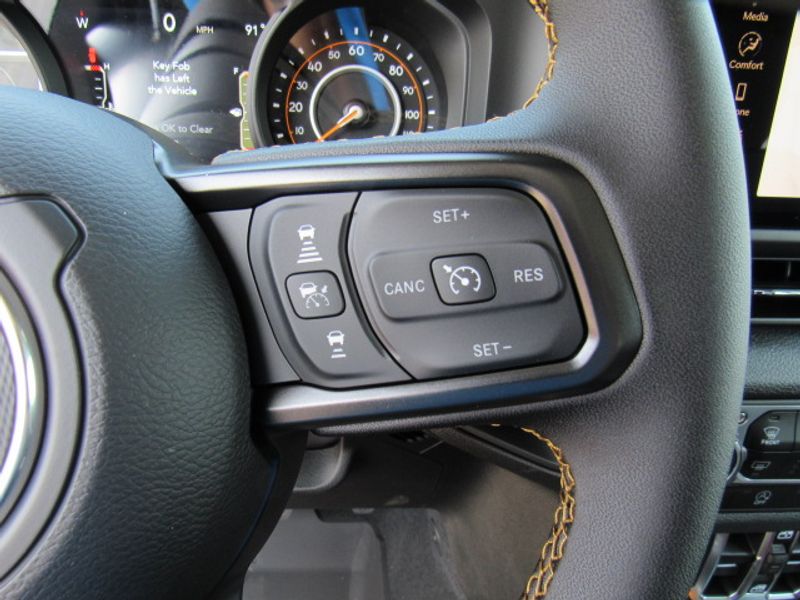 Vehicle image 15 of 23
