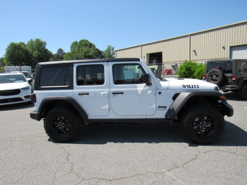 Vehicle image 5 of 20
