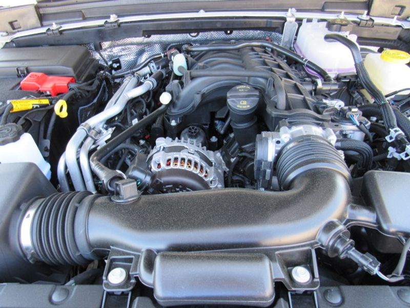 Vehicle image 18 of 20