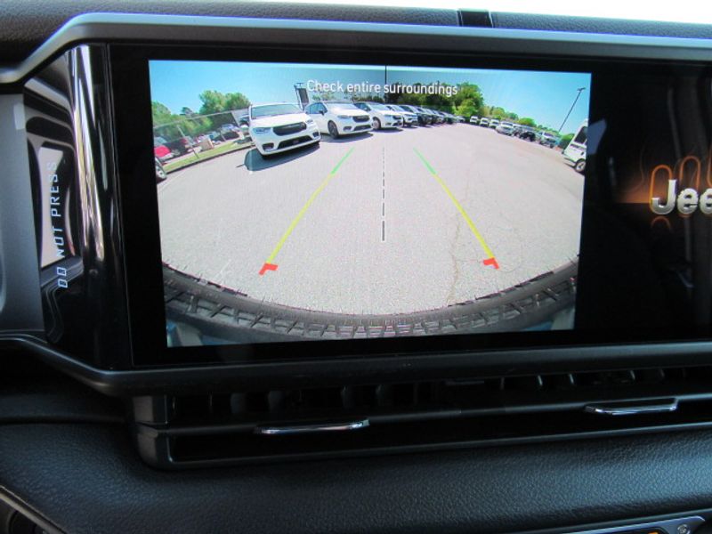Vehicle image 11 of 20