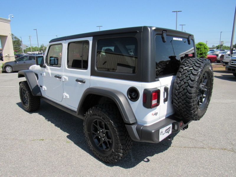 Vehicle image 6 of 20