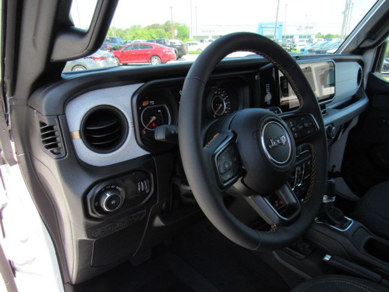 Vehicle image 20 of 20