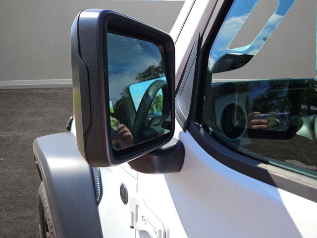 Vehicle image 26 of 60