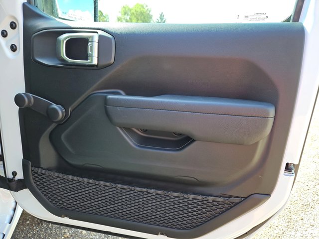 Vehicle image 41 of 60
