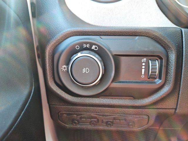 Vehicle image 37 of 60