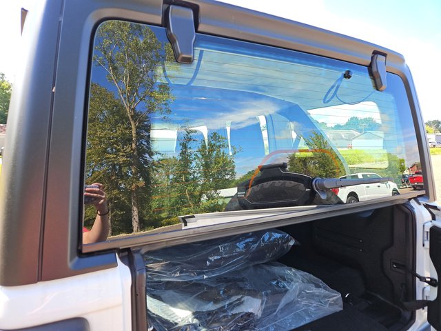 Vehicle image 19 of 60
