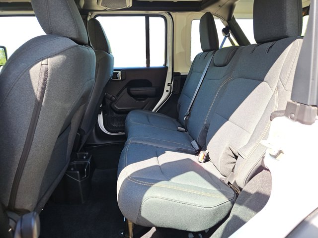 Vehicle image 11 of 60