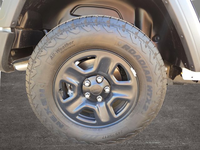 Vehicle image 23 of 60