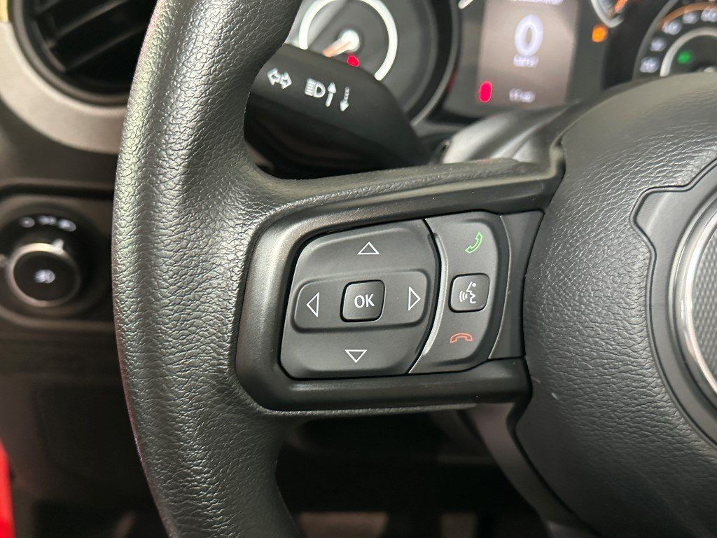 Vehicle image 18 of 20