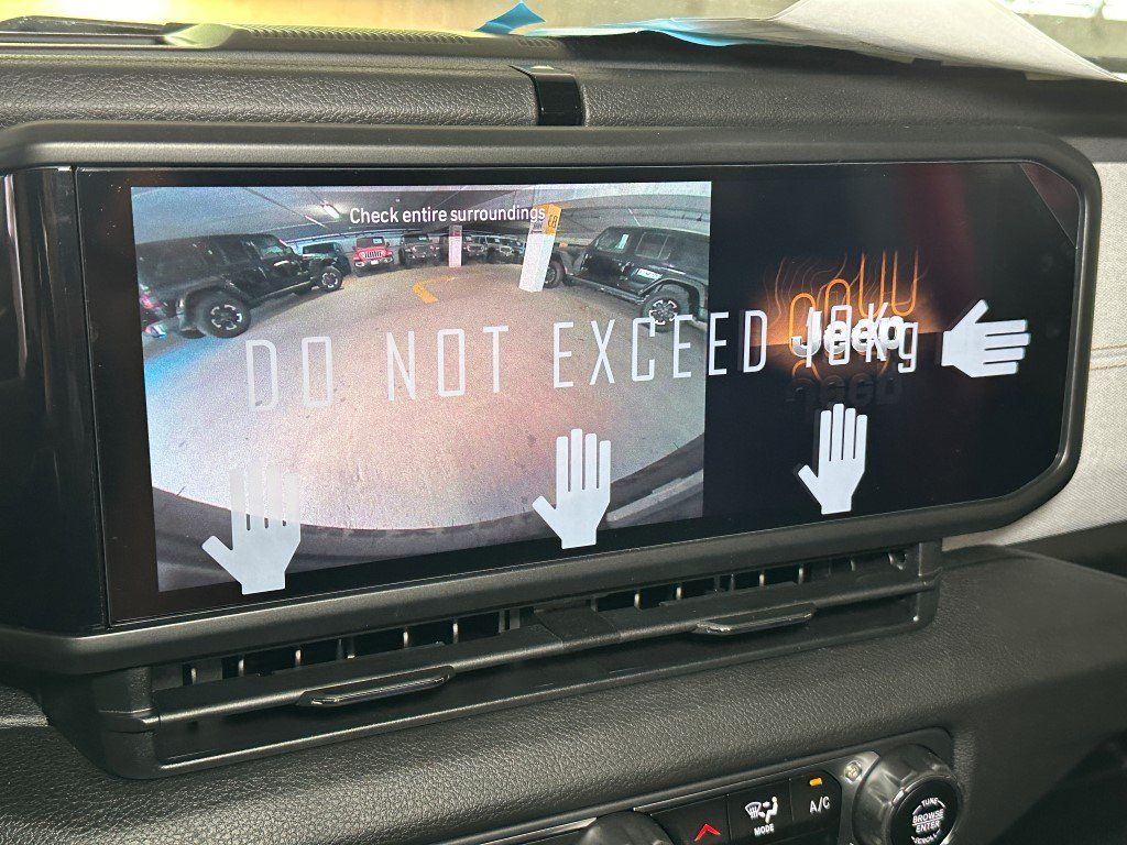 Vehicle image 17 of 20