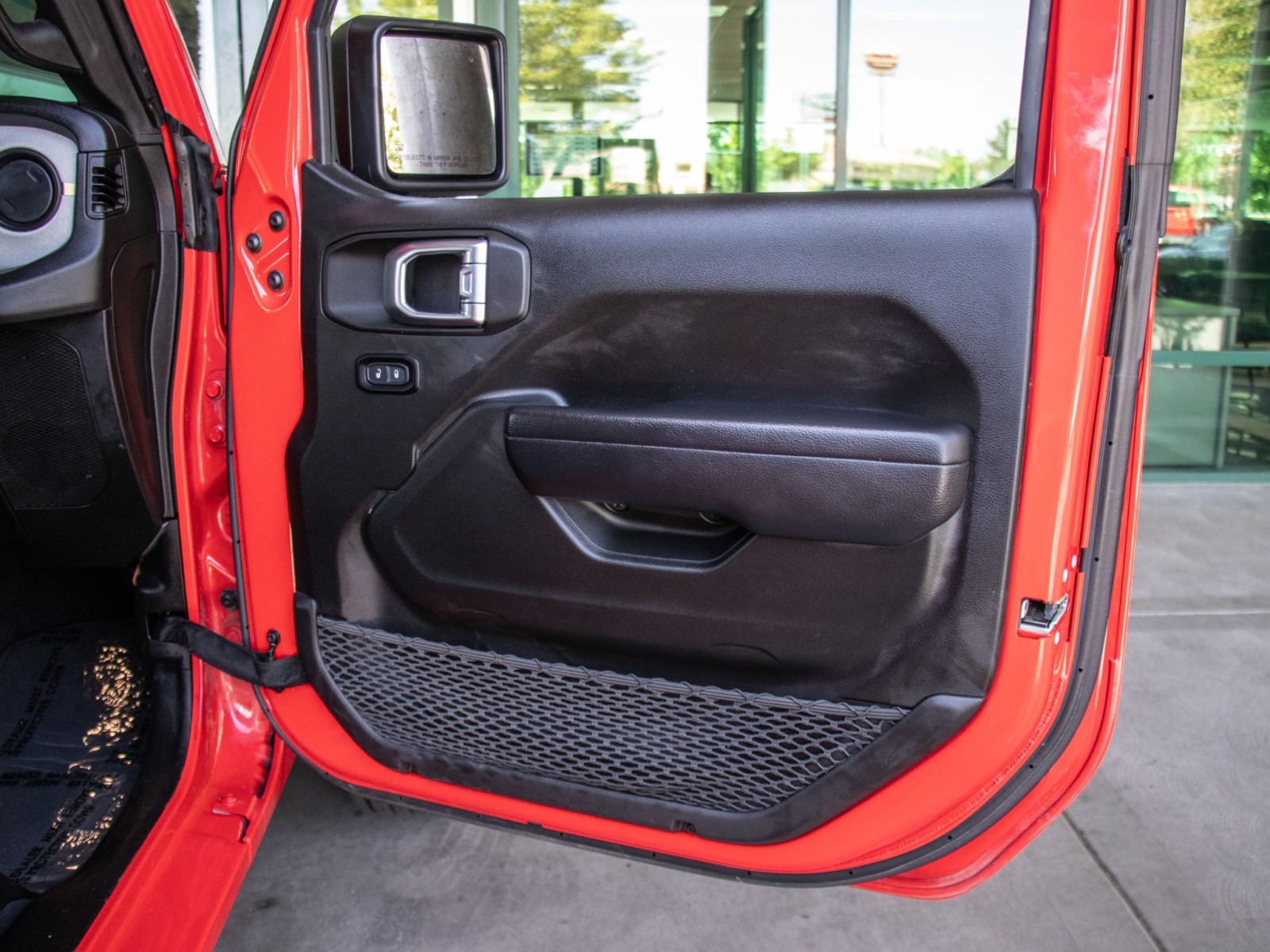 Vehicle image 19 of 23