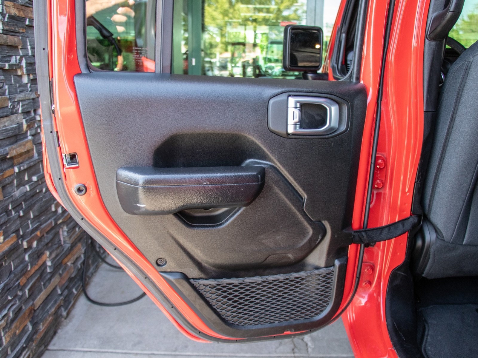 Vehicle image 20 of 23