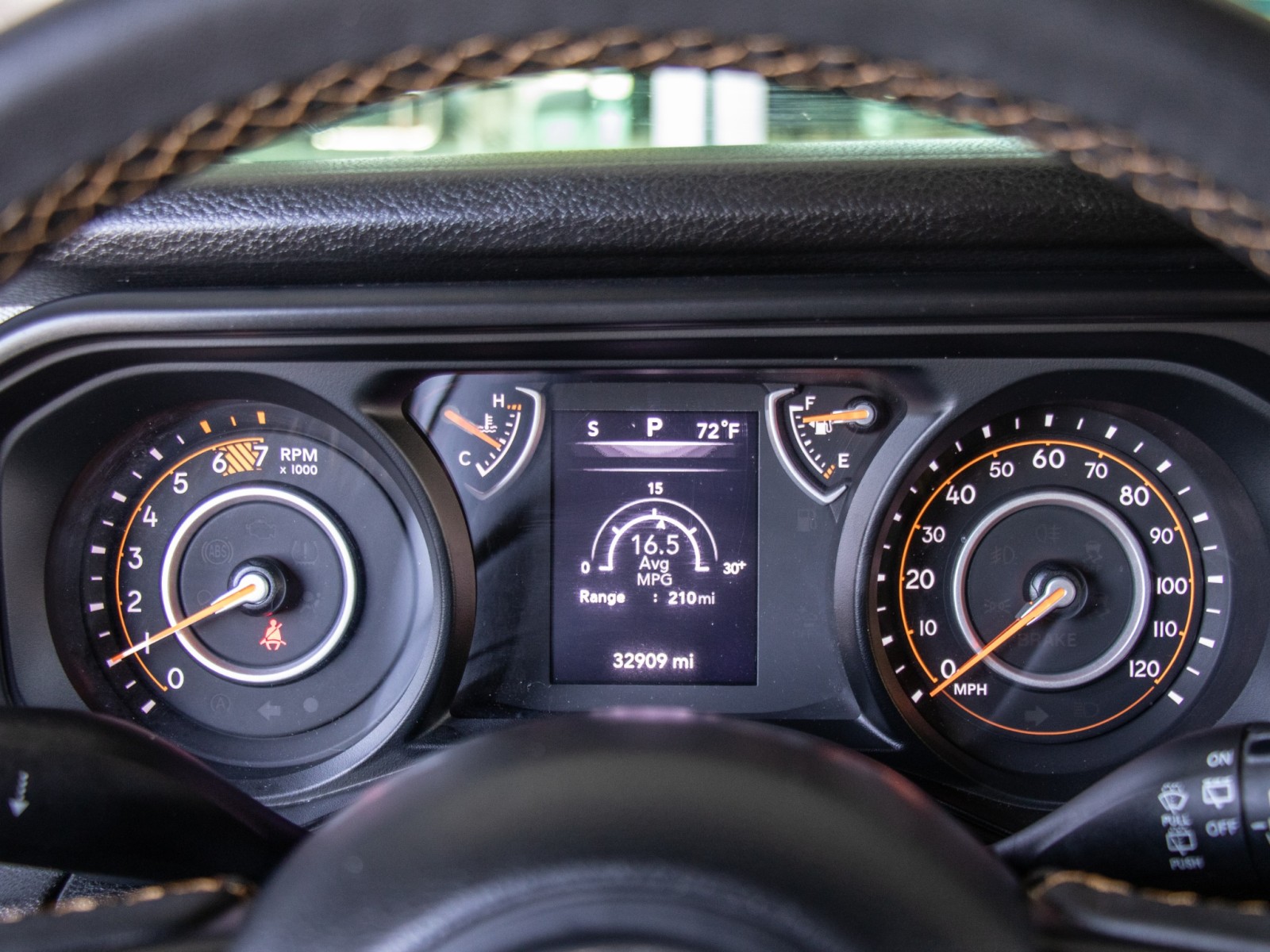 Vehicle image 14 of 23