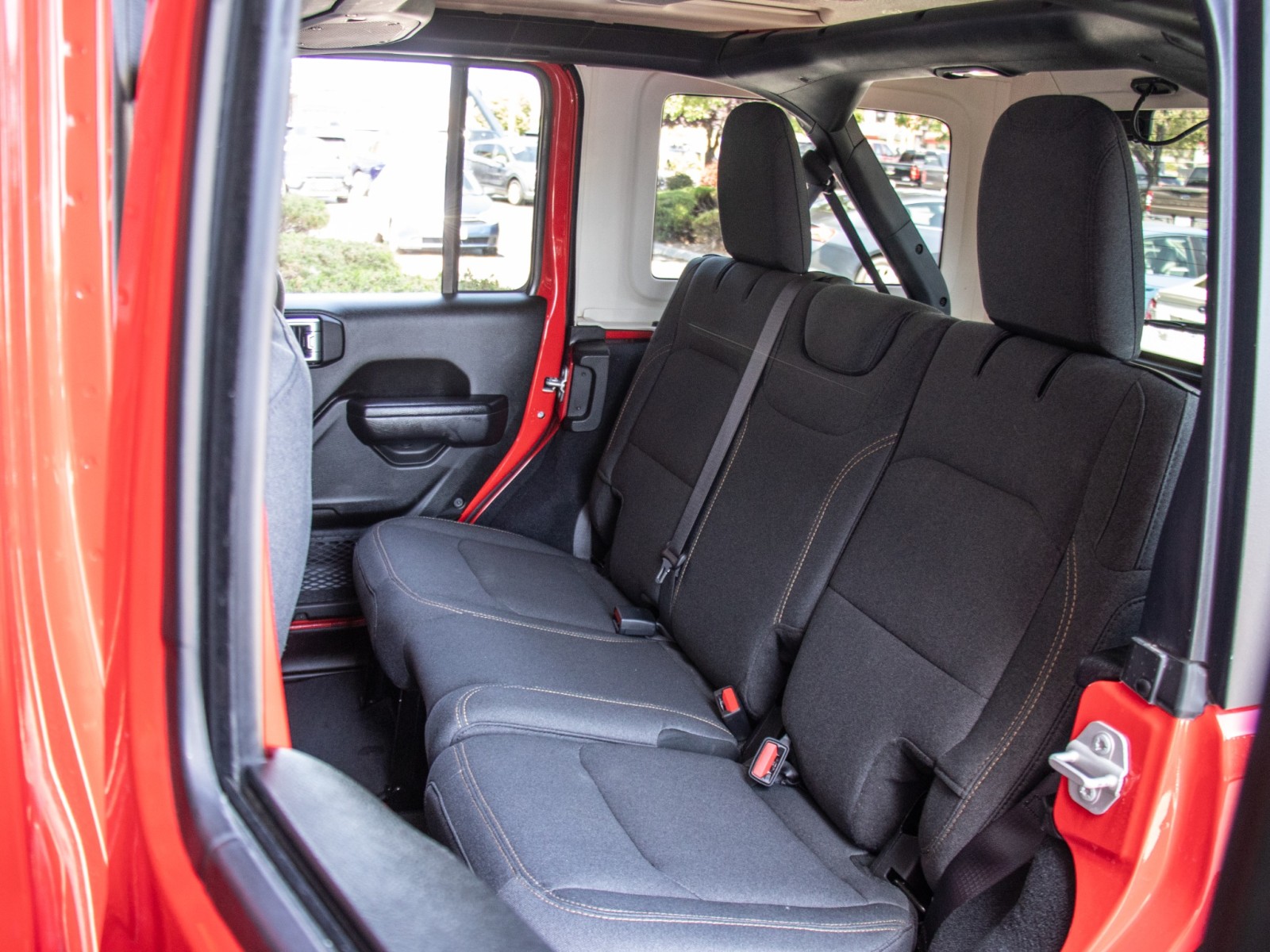 Vehicle image 21 of 23