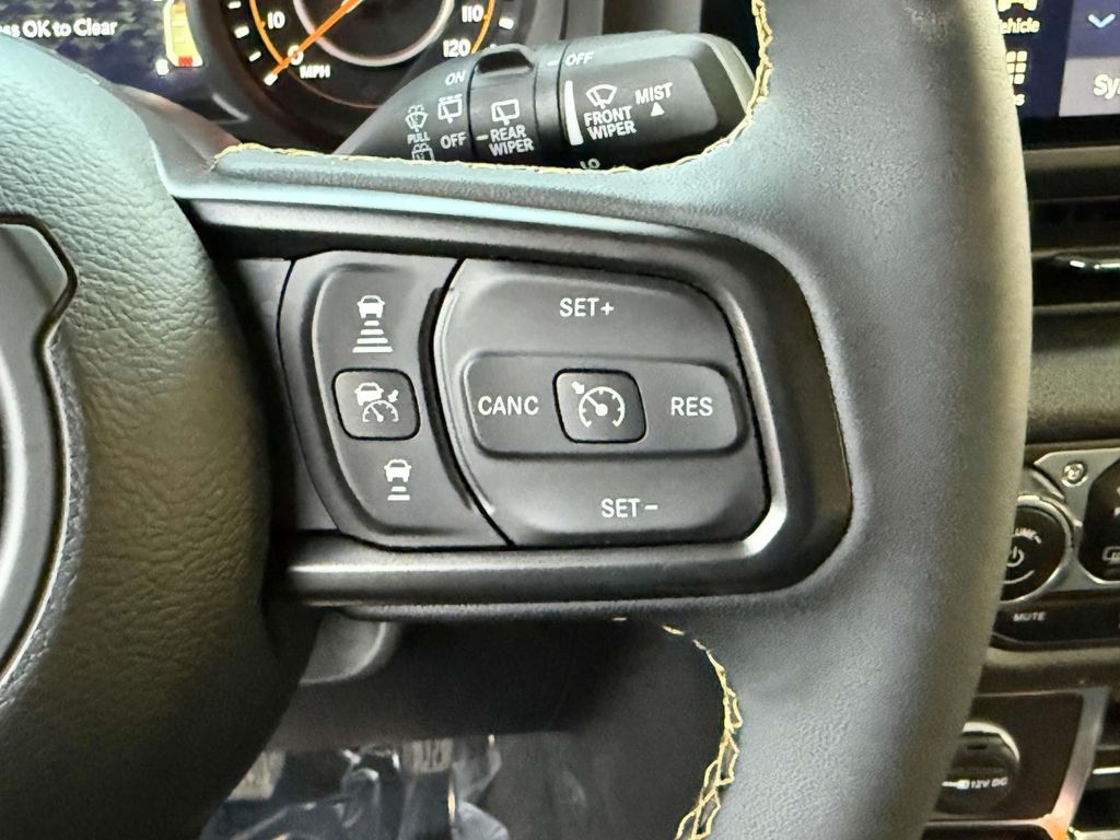 Vehicle image 23 of 26