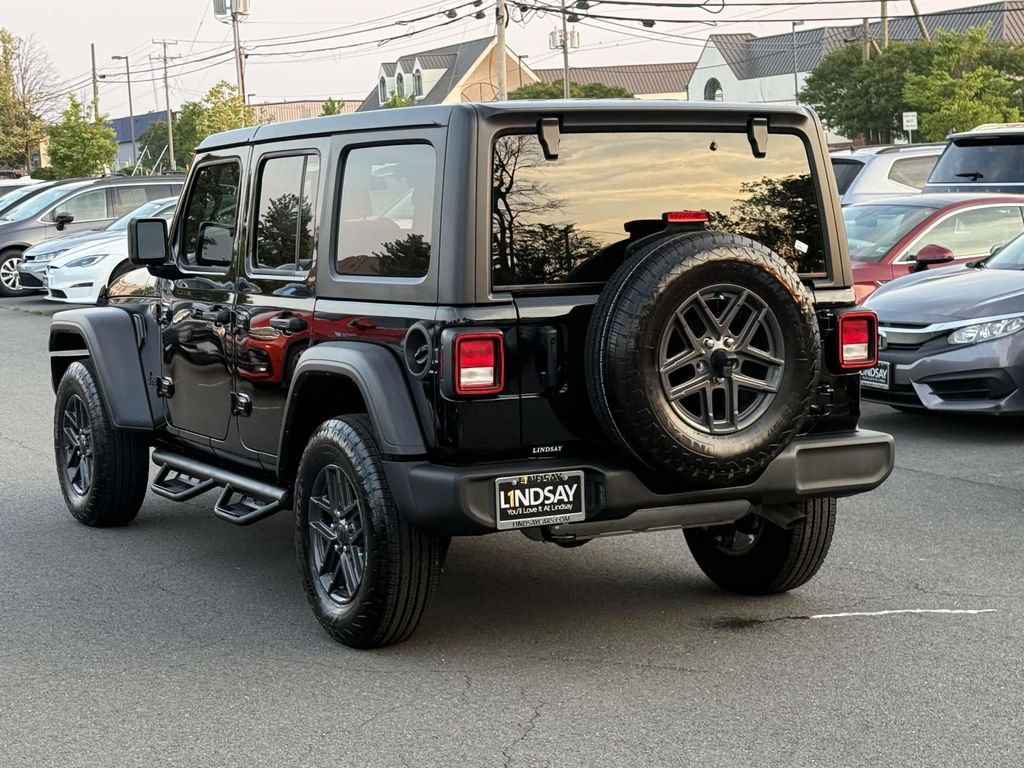 Vehicle image 5 of 26