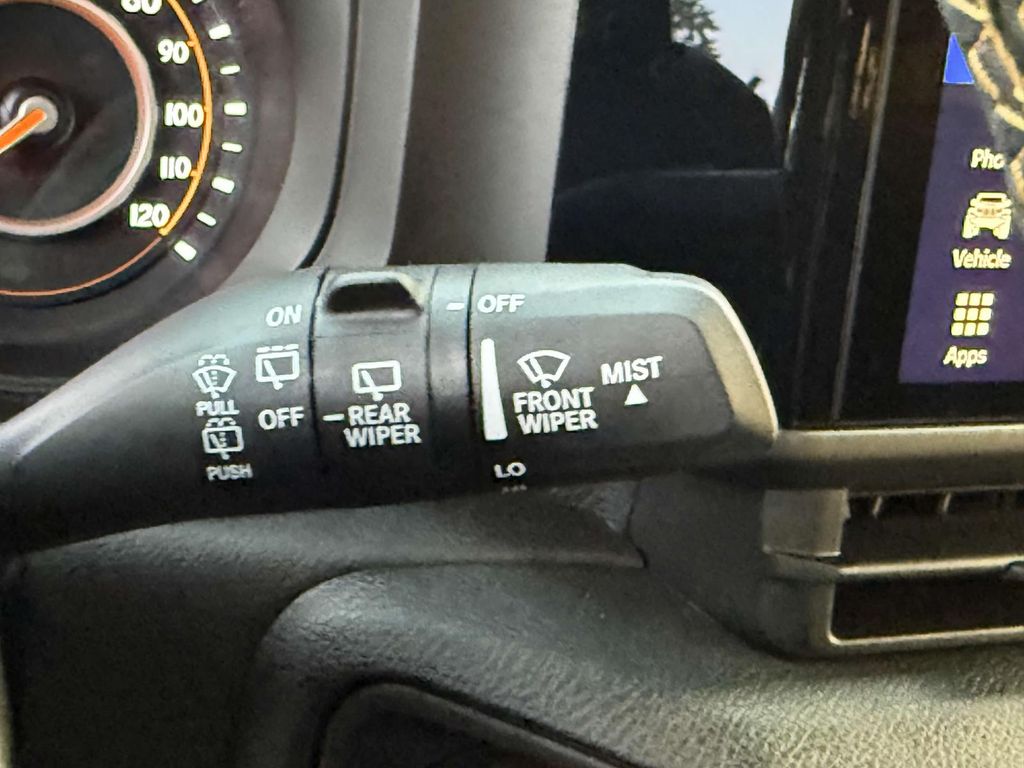 Vehicle image 18 of 26