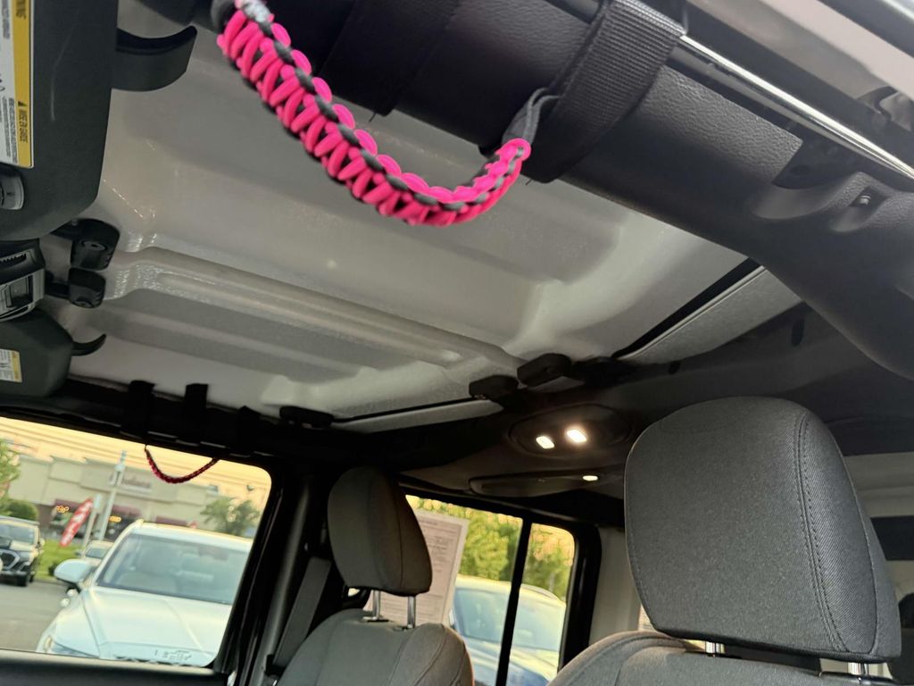 Vehicle image 19 of 26